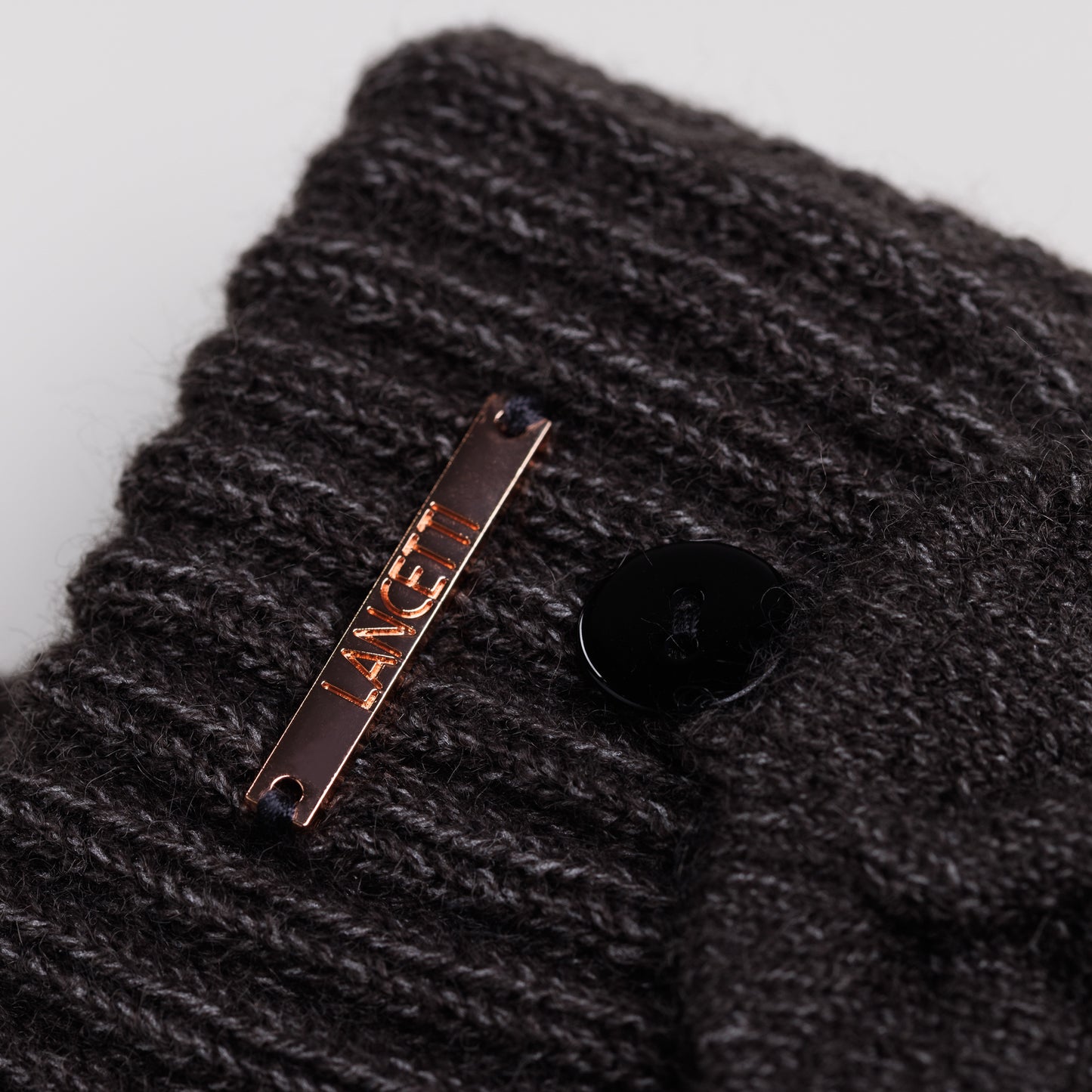 Lancetti dámske pletené rukavice bez prstov s klopou