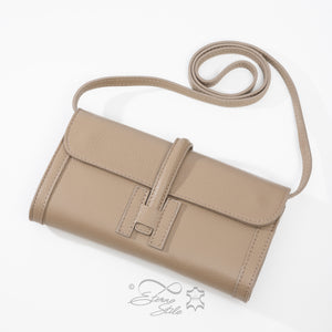 Taupe